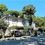 Ferienhaus Mit 2 Schwimmbädern *