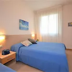 Mit 2 Schwimmbädern Ferienhaus