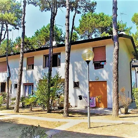 Mit 2 Schwimmbaedern